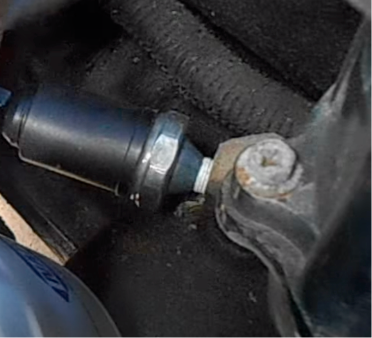 oil pressure sensor in engine