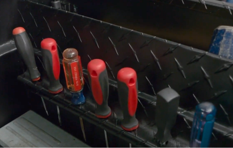 internal gussets to hold screw drivers in UWS toolbox