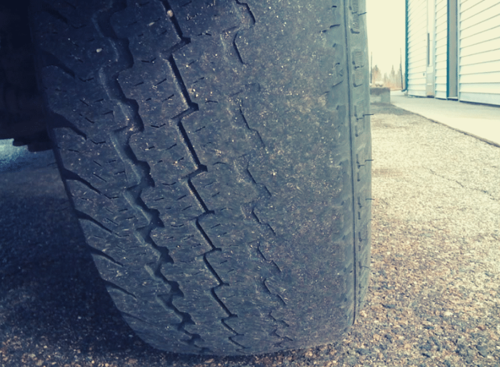 uneven tire wear of ford f150 due to misalignment causes a humming sound
