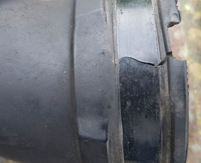 air intake hose crack causes the unmetered air to suck into the engine