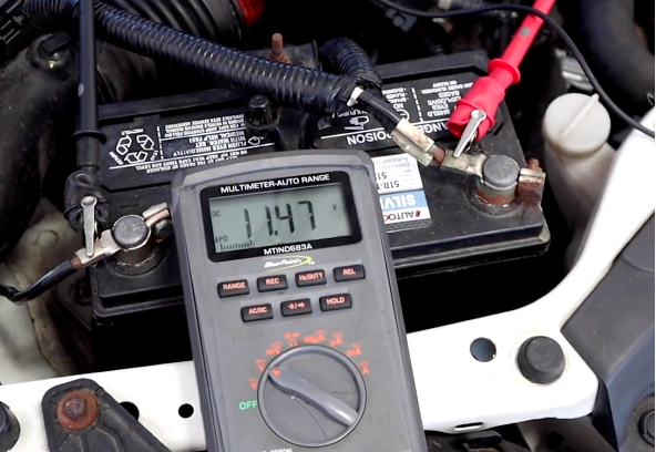 voltage test of battery
