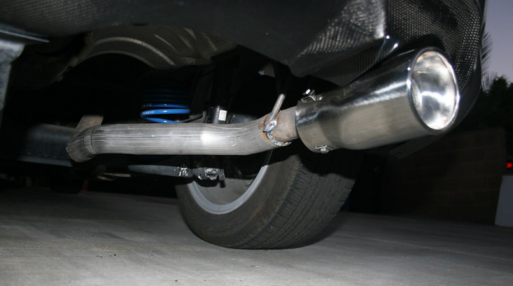 straight piping exhaust in Honda Fit