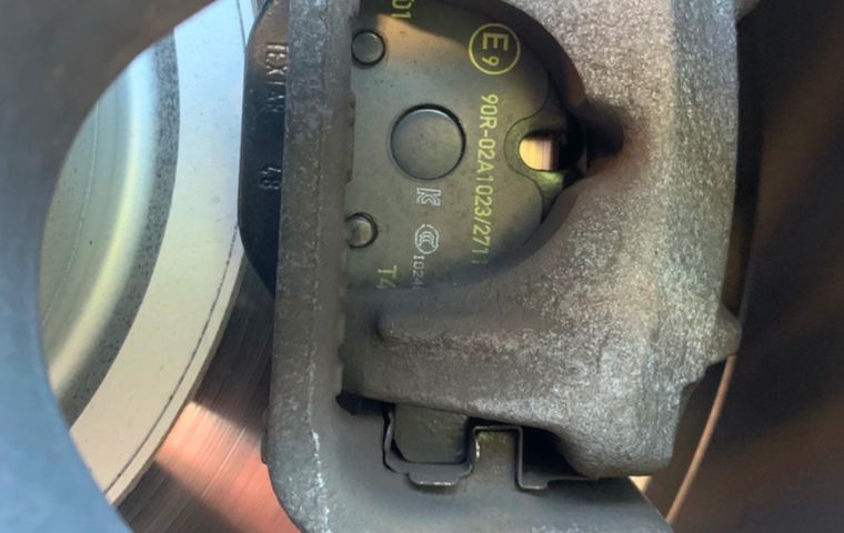 brake pads not touching whole disc