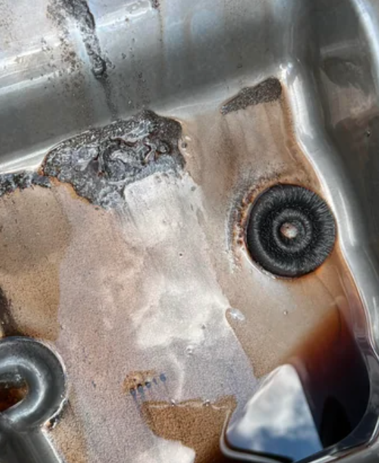 metal shavings get attracted to magnet in transmission pan